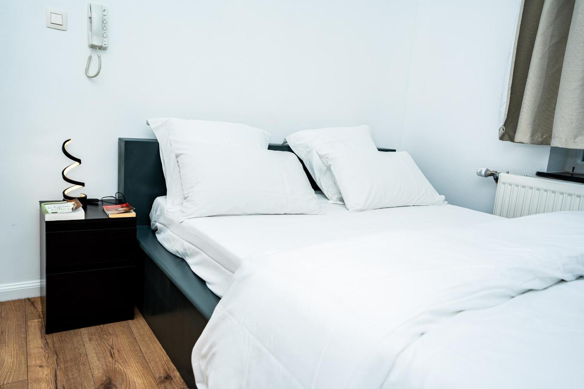 Chambre R1 Avec Salle De Bain Partagee Pres De L'Hopital De La Citadelle A Liège Extérieur photo